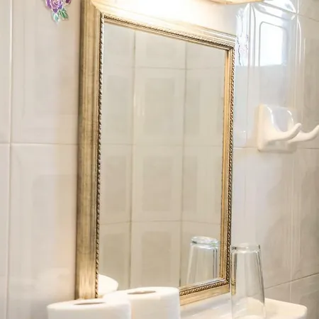 Ideal Apartment *